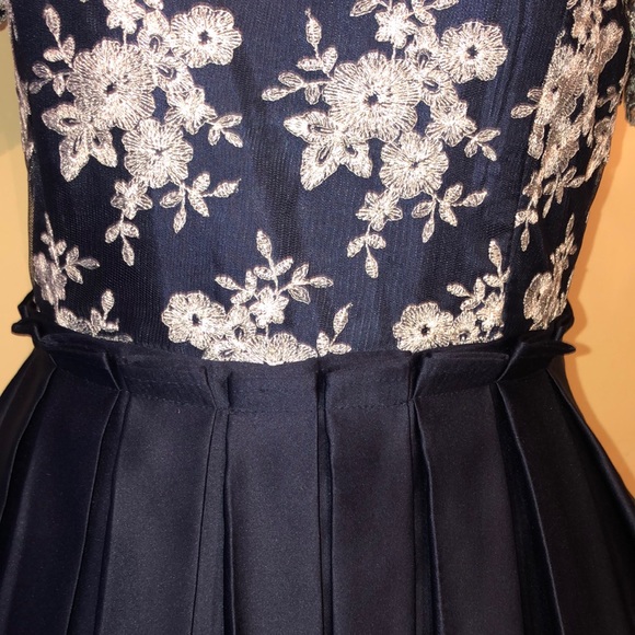 Monsoon formal dress - Picture 3 of 7